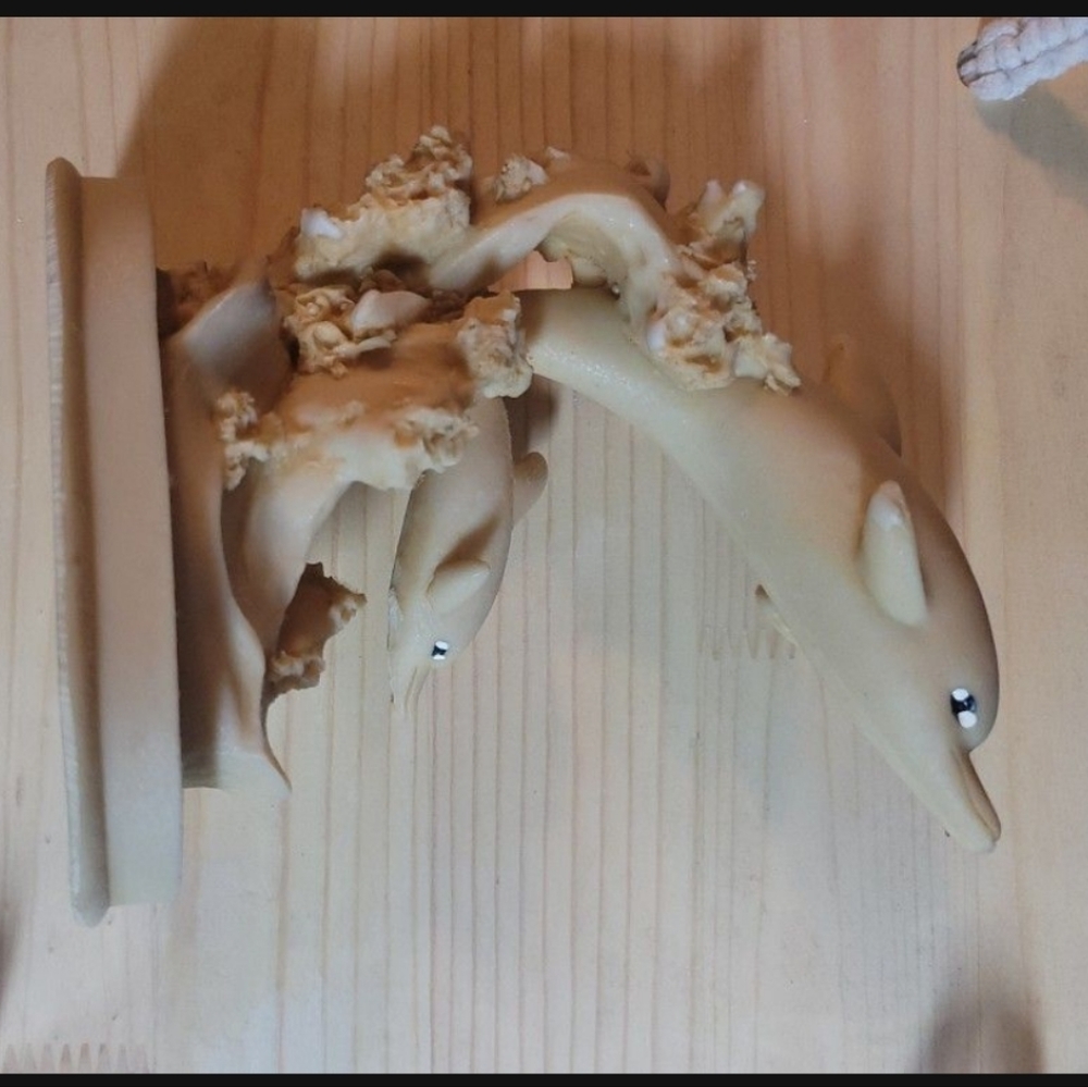 Dolphin Statue - Picture 2 of 3